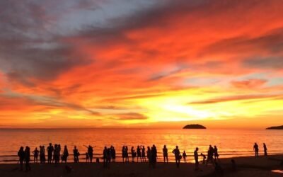 Tanjung Aru Beach KK: Sunset, Food & Attractions